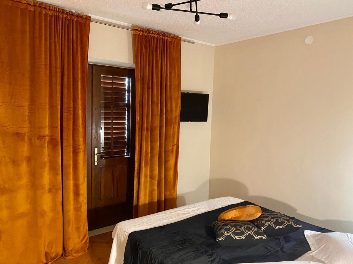 Apartements And Rooms Next To The Sea - Belveder Rab Супетарська Драґа Екстер'єр фото
